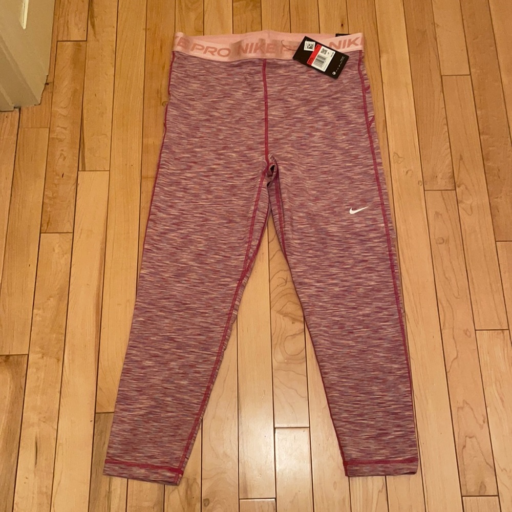 Nike Pro crop length leggings